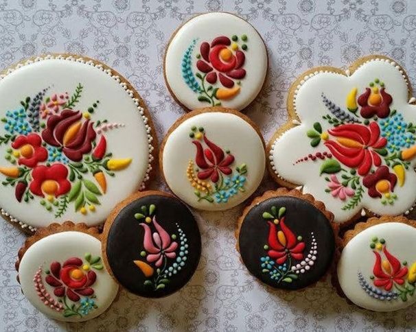 Венгерская художница создает фантастические узоры на печенье